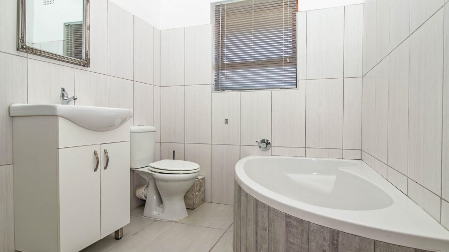 4 Bedroom Property for Sale in Hartenbos Central Western Cape